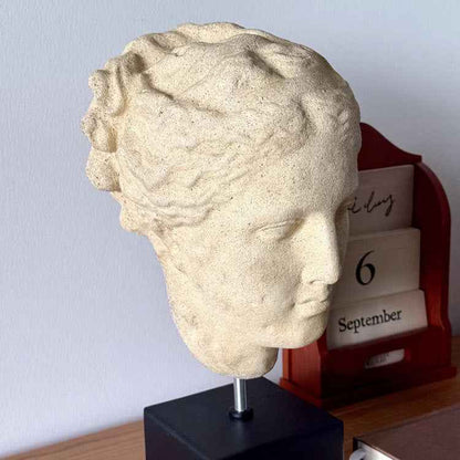 Medieval Light Luxury Art Portrait Sculpture Ornament