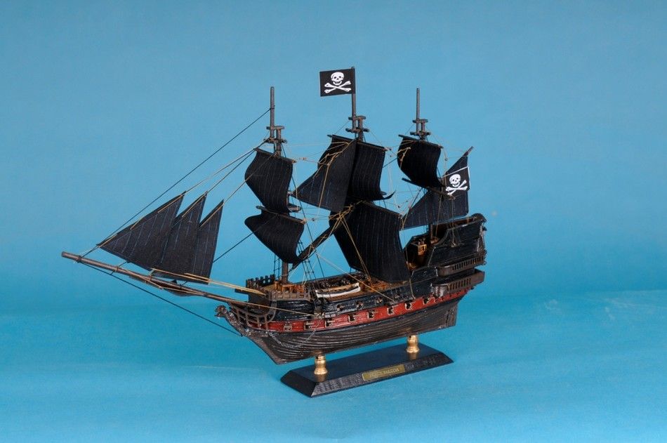 Captain Kidd's Black Falcon Limited Model Pirate Ship 15""