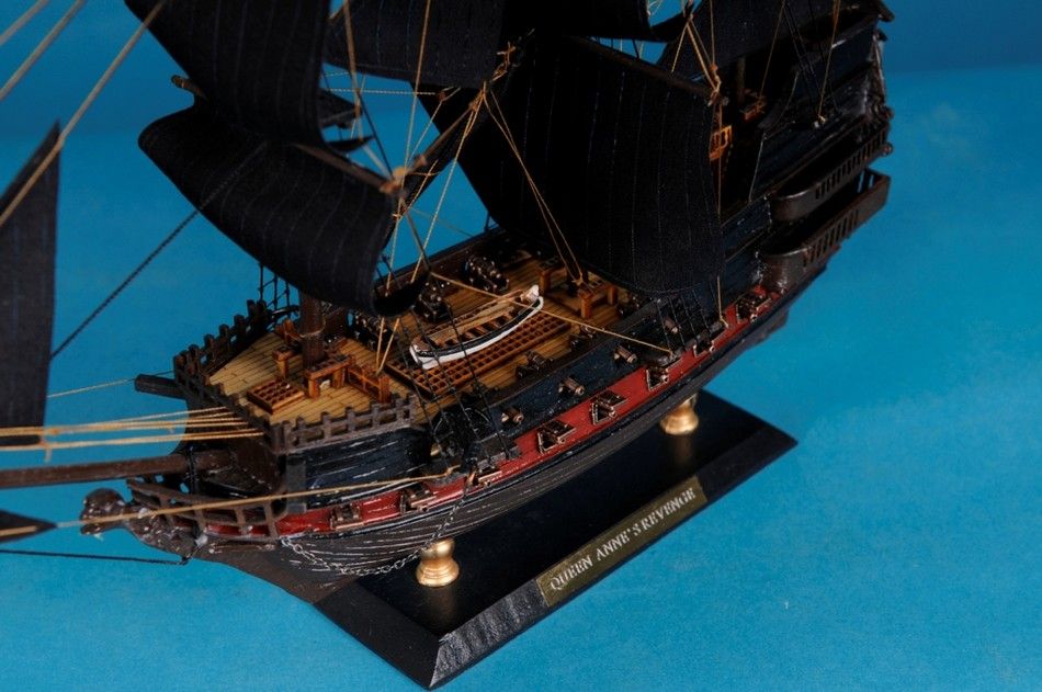 Blackbeard's Queen Anne's Revenge Limited Model Pirate Ship 15""